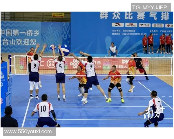 足球明星挑战排球运动精彩瞬间视频集锦